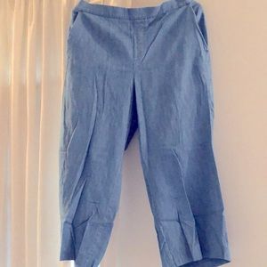 Wide leg elastic waist Capri pants with pockets